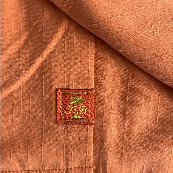 Tommy Bahama original - Picture 3 of 5